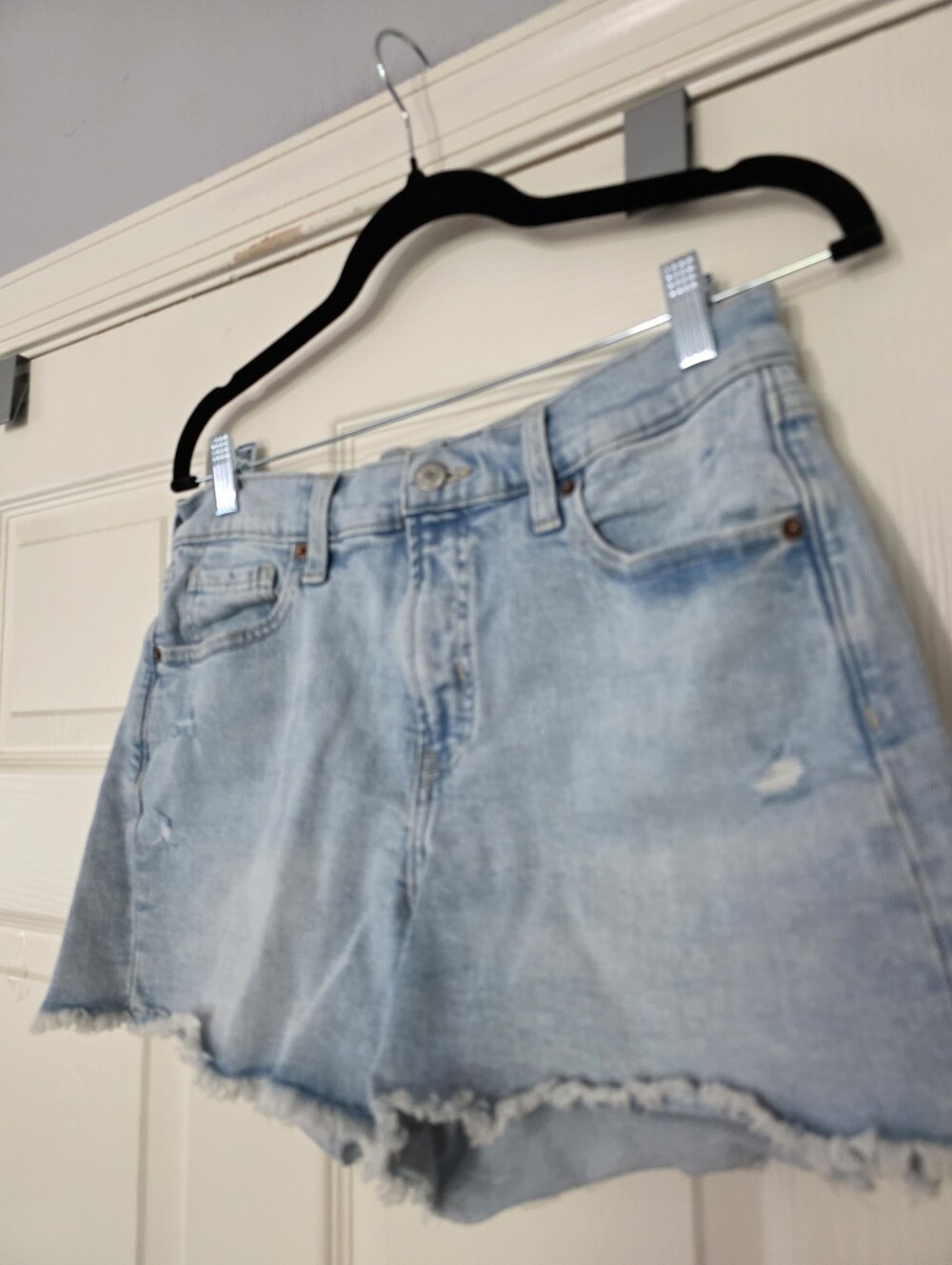 Old Navy OG Straight High-Rise Light Wash Distressed Cutoff Denim Shorts 6